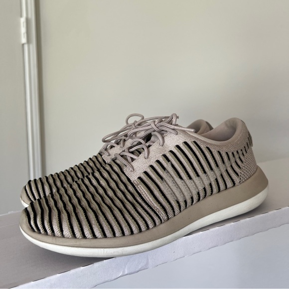 Nike Shoes - Nike Roshe Two Flyknit Neutral Olive Women’s 9.5/ Men’s 8